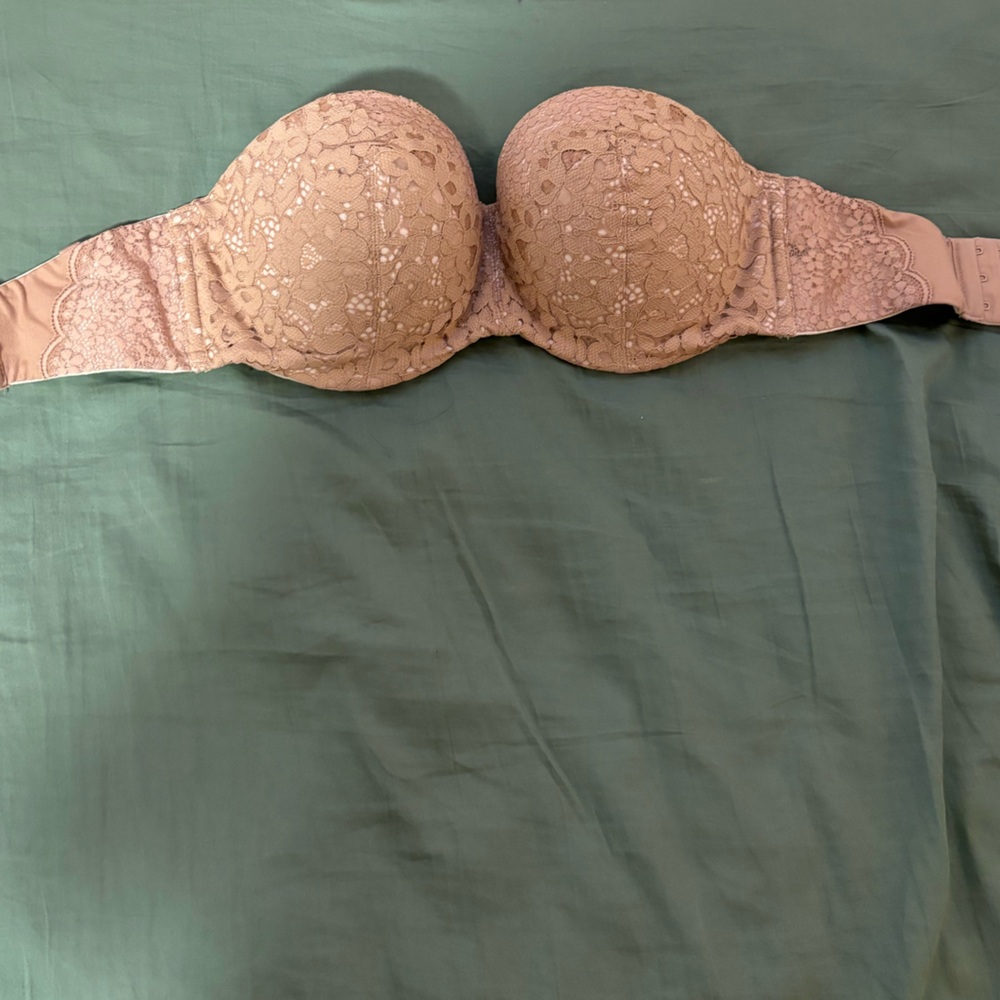 NWOT Victoria’s Secret Strapless Bra